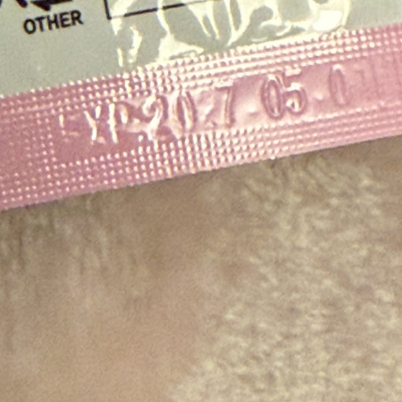 ✨✨5/$10✨✨ Hello Kitty Good Luck Honey Million  Cartoon Collagen Facial Mask - Picture 4 of 4